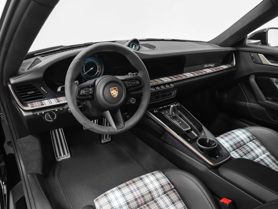 2025 Porsche 992 Turbo - Image 4 of 31