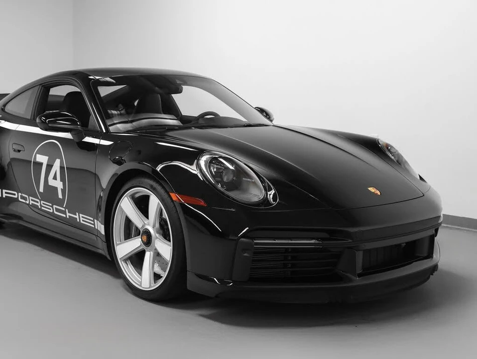 2025 Porsche 992 Turbo - Image 8 of 31