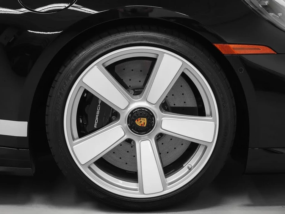 2025 Porsche 992 Turbo - Image 23 of 31