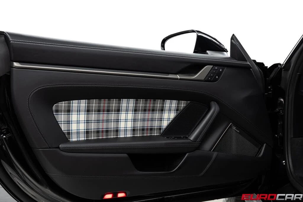 2025 Porsche 992 Turbo - Image 23 of 31