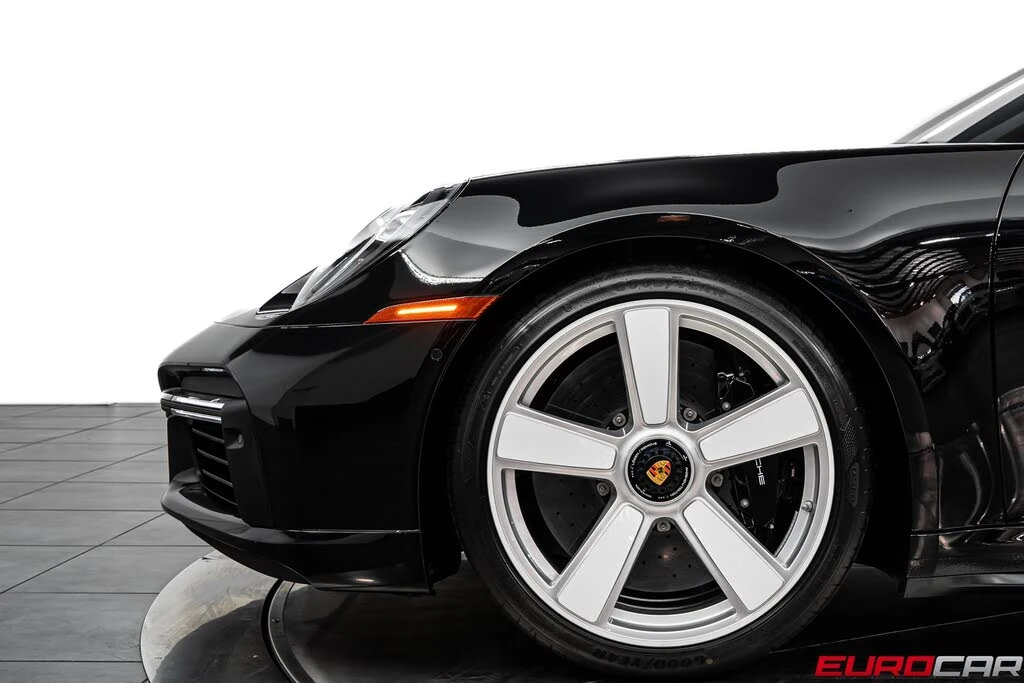 2025 Porsche 992 Turbo - Image 13 of 31