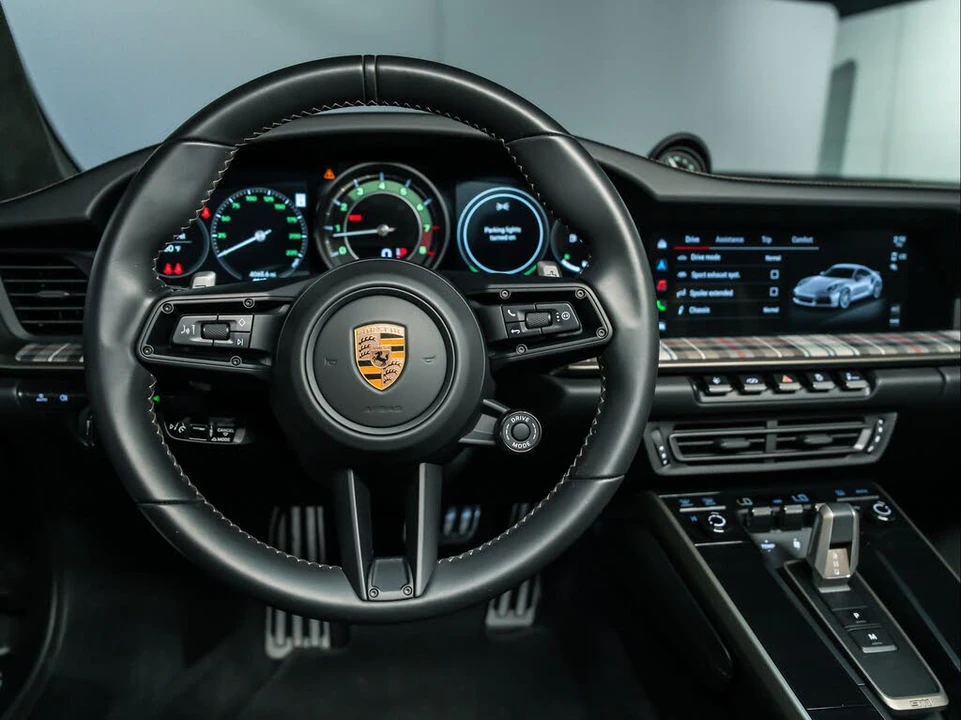 2025 Porsche 992 Turbo - Image 19 of 31