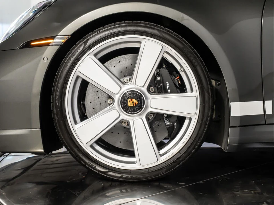 2025 Porsche 992 Turbo - Image 14 of 31