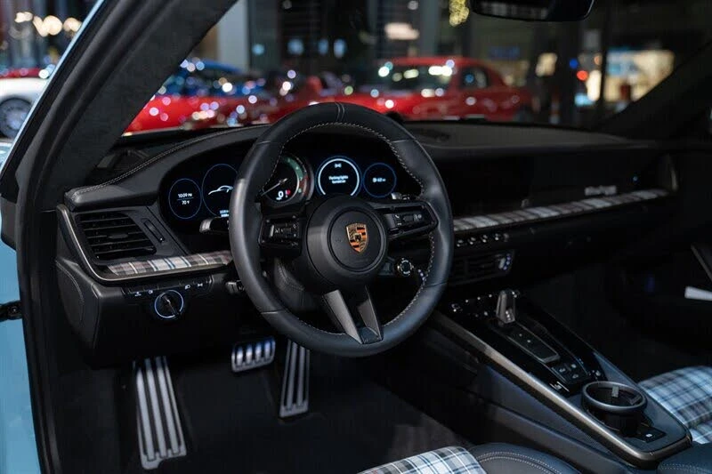 2025 Porsche 992 Turbo - Image 24 of 31