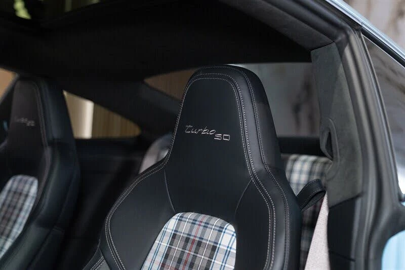 2025 Porsche 992 Turbo - Image 27 of 31