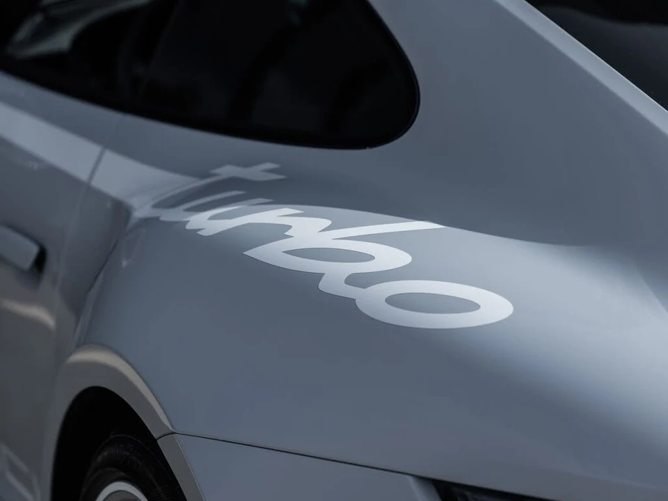 2025 Porsche 992 Turbo - Image 17 of 31