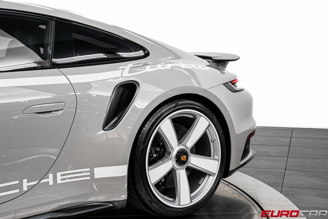 2025 Porsche 992 Turbo - Image 15 of 31