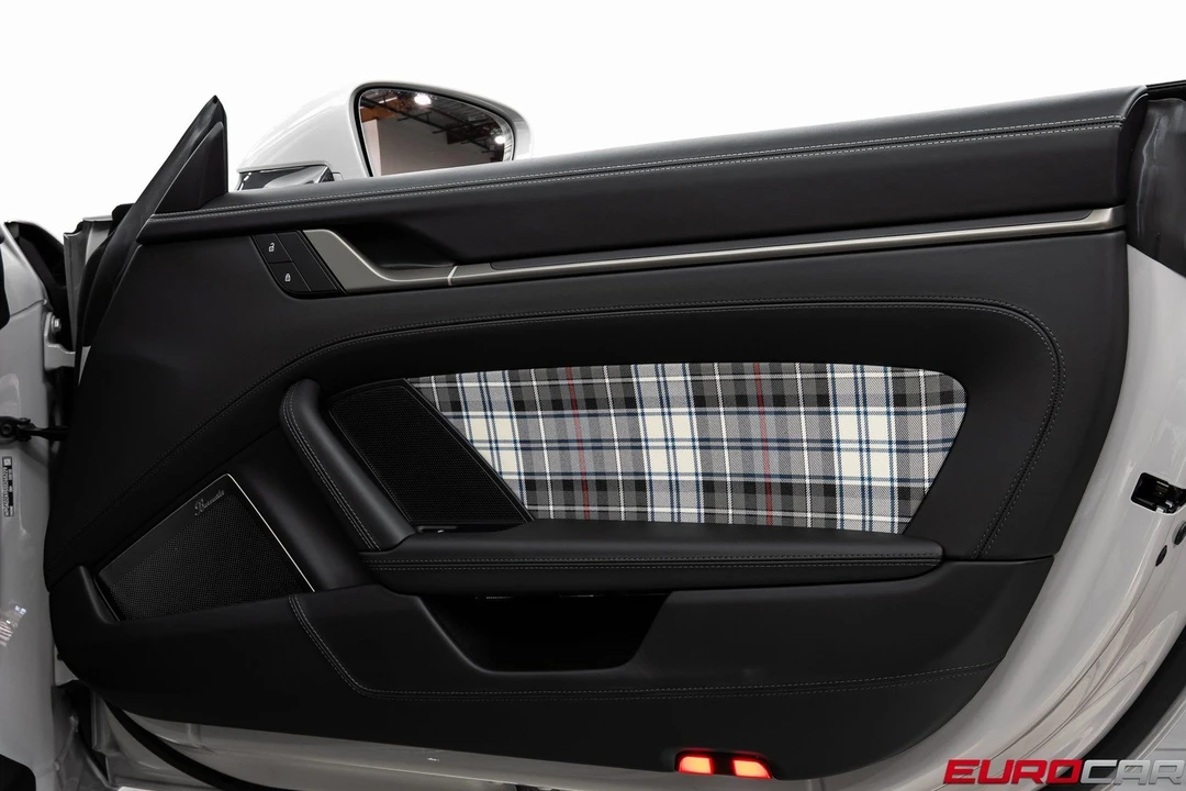 2025 Porsche 992 Turbo - Image 26 of 31