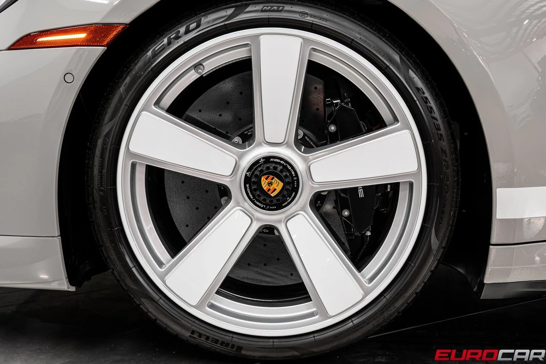 2025 Porsche 992 Turbo - Image 23 of 31