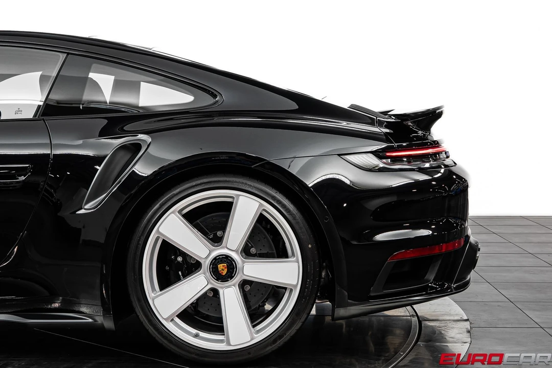 2025 Porsche 992 Turbo - Image 14 of 31