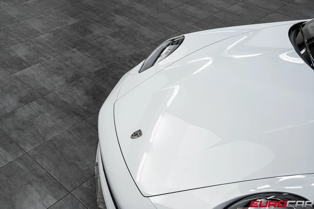 2025 Porsche 992 Turbo - Image 9 of 31