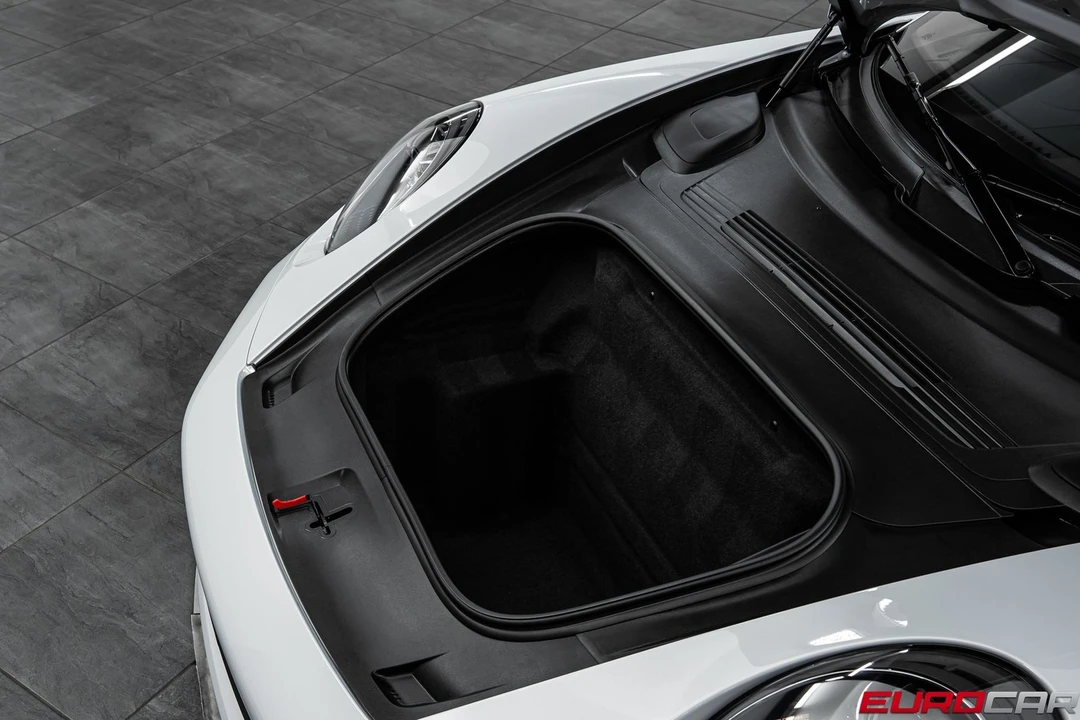 2025 Porsche 992 Turbo - Image 10 of 31