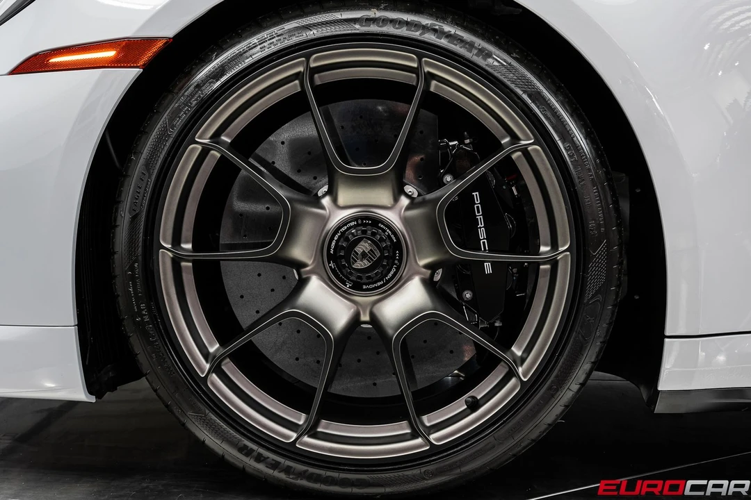 2025 Porsche 992 Turbo - Image 24 of 31