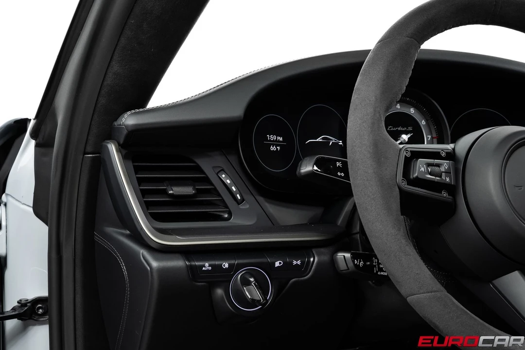2025 Porsche 992 Turbo - Image 29 of 31