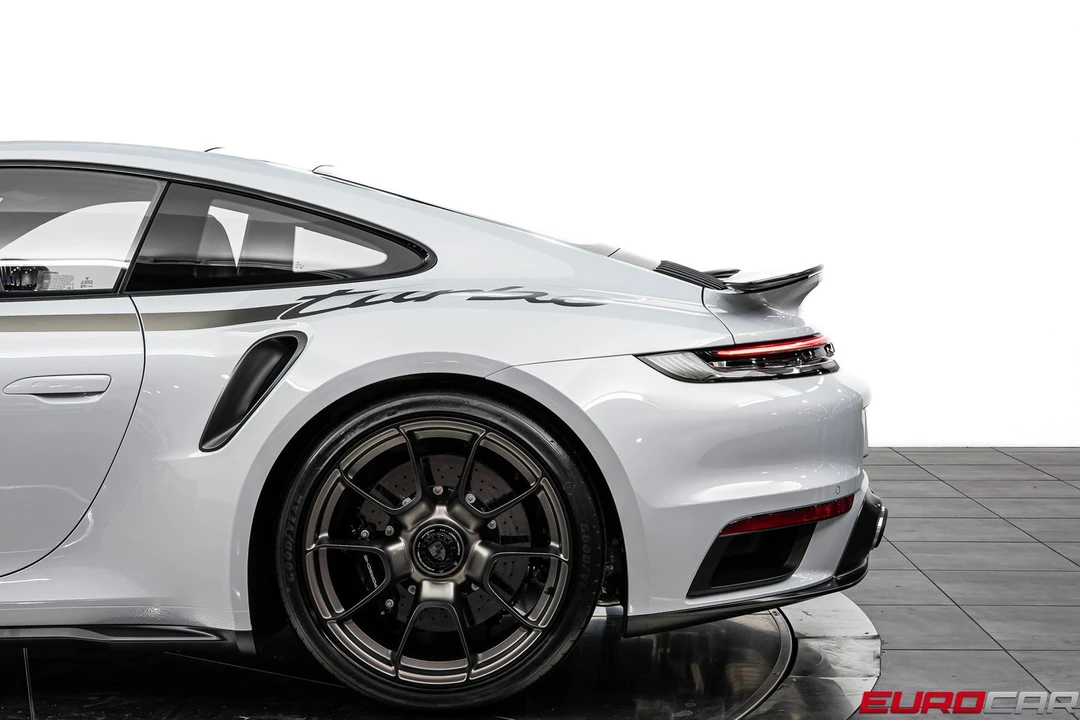 2025 Porsche 992 Turbo - Image 16 of 31