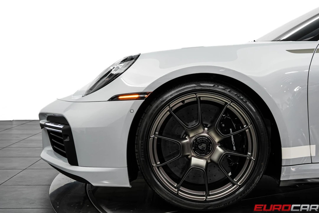 2025 Porsche 992 Turbo - Image 15 of 31