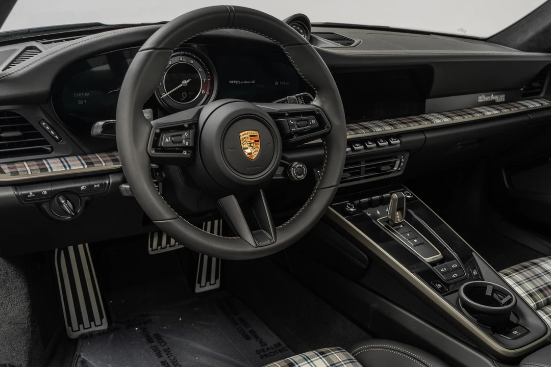 2025 Porsche 992 Turbo - Image 13 of 21