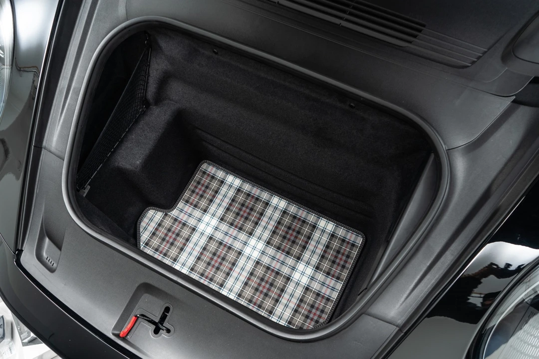 2025 Porsche 992 Turbo - Image 19 of 21