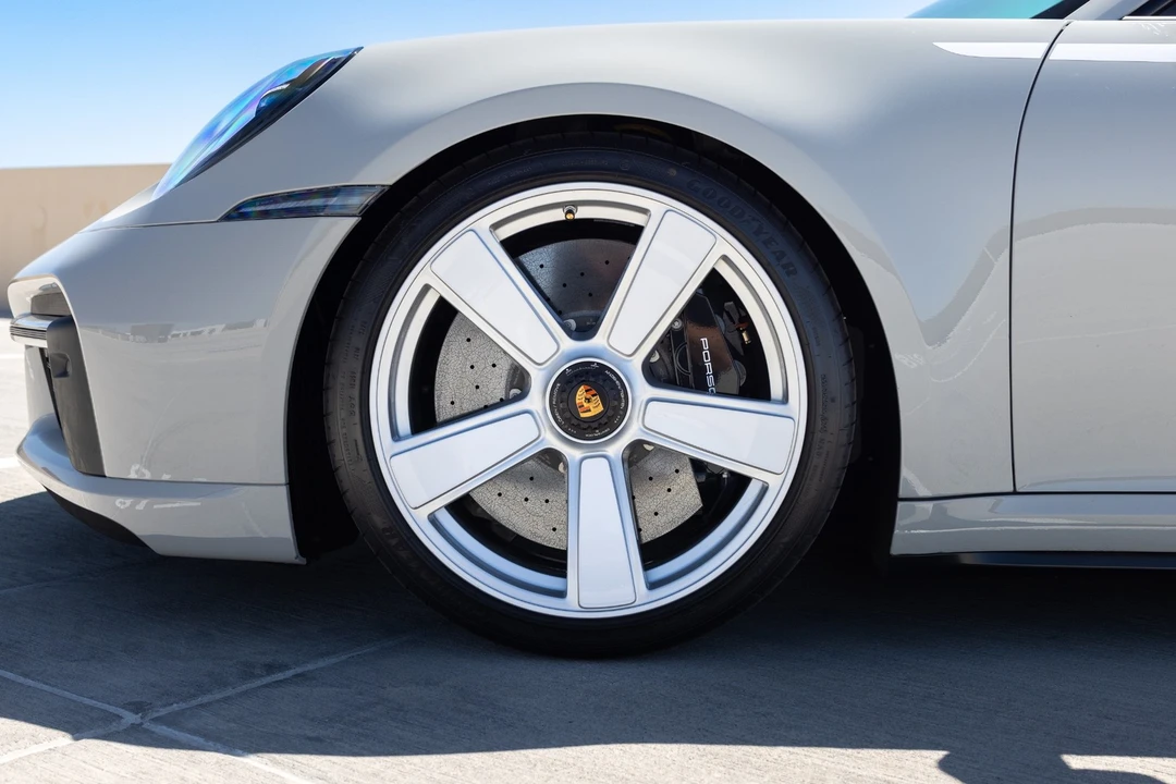 2025 Porsche 992 Turbo - Image 9 of 31