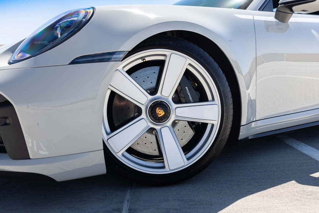 2025 Porsche 992 Turbo - Image 8 of 31