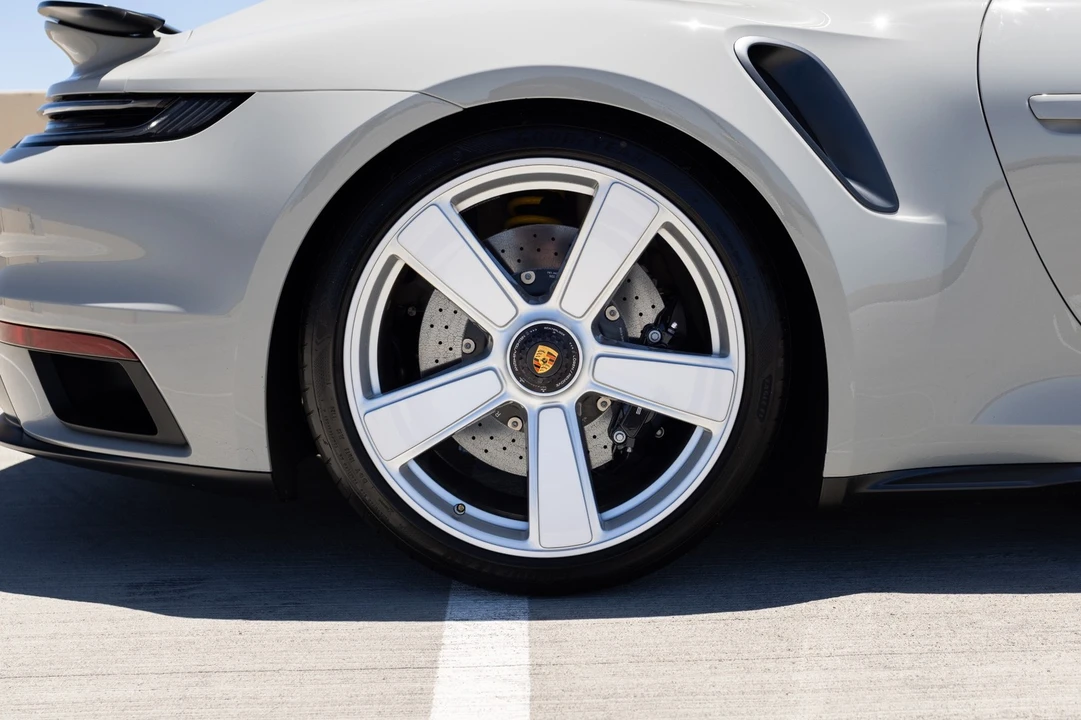 2025 Porsche 992 Turbo - Image 15 of 31