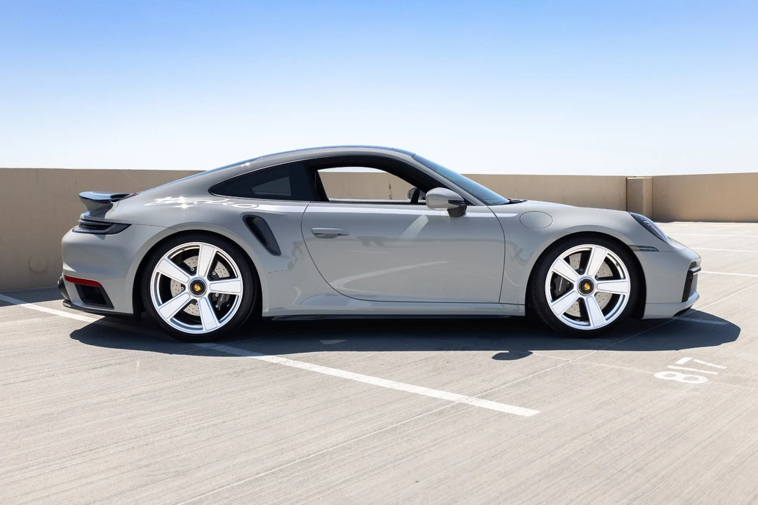 2025 Porsche 992 Turbo - Image 13 of 31