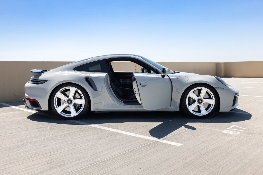 2025 Porsche 992 Turbo - Image 14 of 31