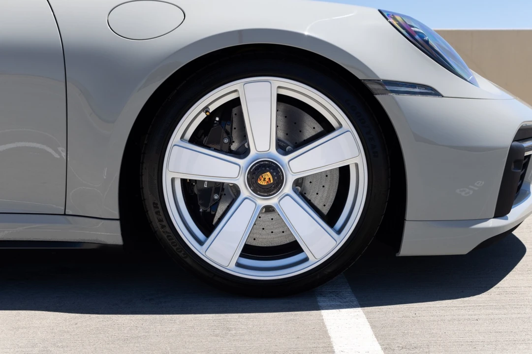 2025 Porsche 992 Turbo - Image 16 of 31