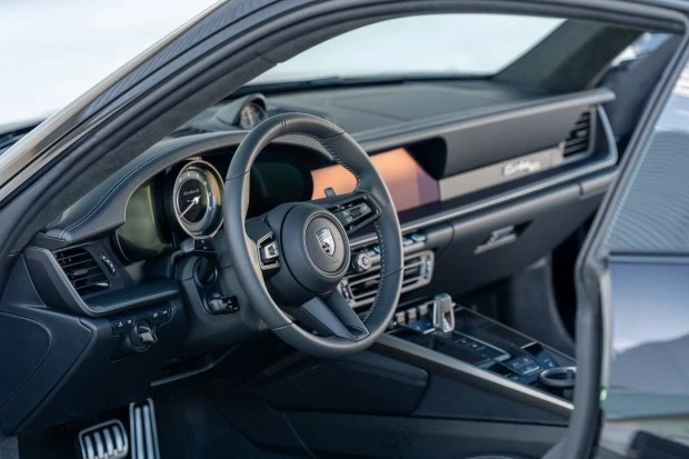 2025 Porsche 992 Turbo - Image 6 of 8