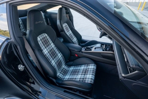 2025 Porsche 992 Turbo - Image 4 of 8