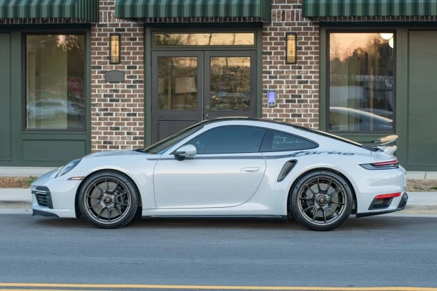 2025 Porsche 992 Turbo - Image 4 of 9