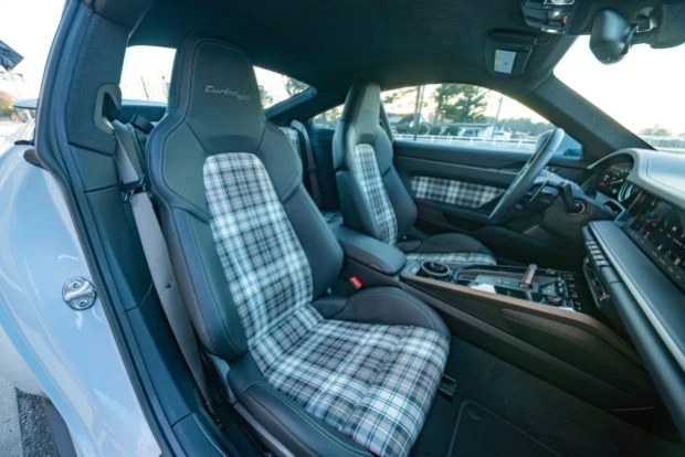 2025 Porsche 992 Turbo - Image 5 of 9