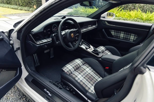 2025 Porsche 992 Turbo - Image 7 of 10