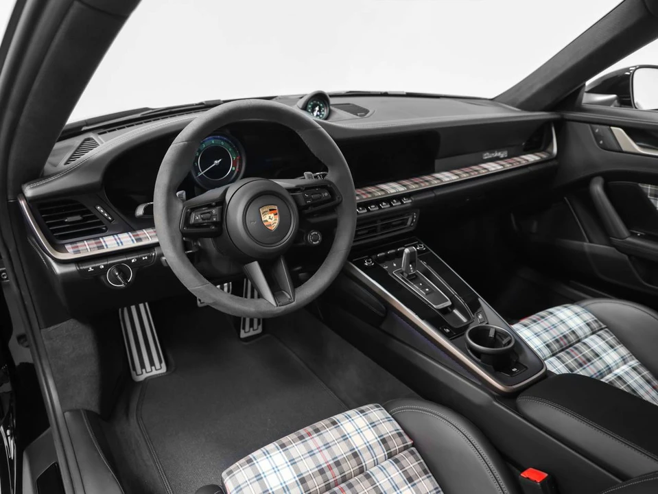 2025 Porsche 992 Turbo S - Image 4 of 4