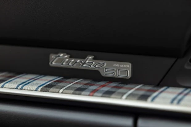 2025 Porsche 992 Turbo - Image 5 of 9