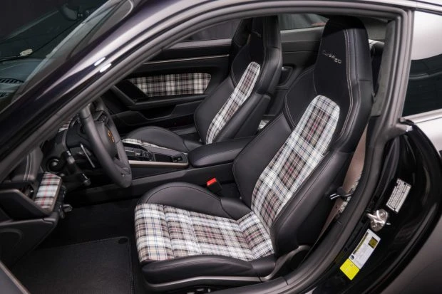 2025 Porsche 992 Turbo - Image 5 of 10