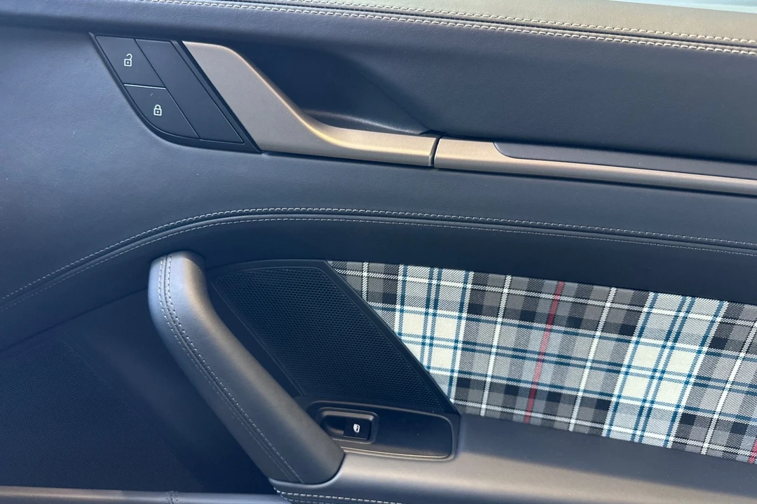 2025 Porsche 992 Turbo - Image 19 of 21
