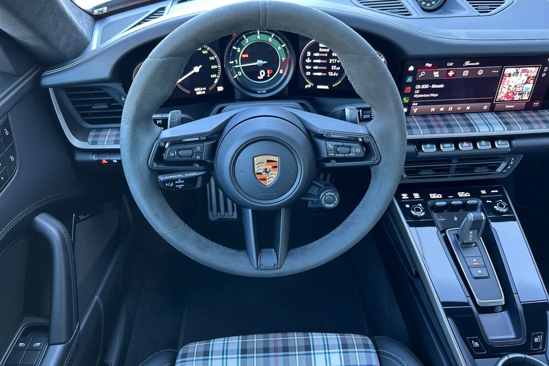 2025 Porsche 992 Turbo - Image 16 of 21
