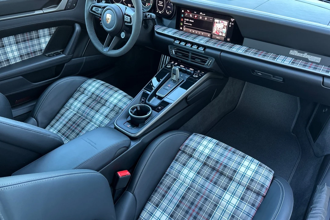 2025 Porsche 992 Turbo - Image 17 of 21