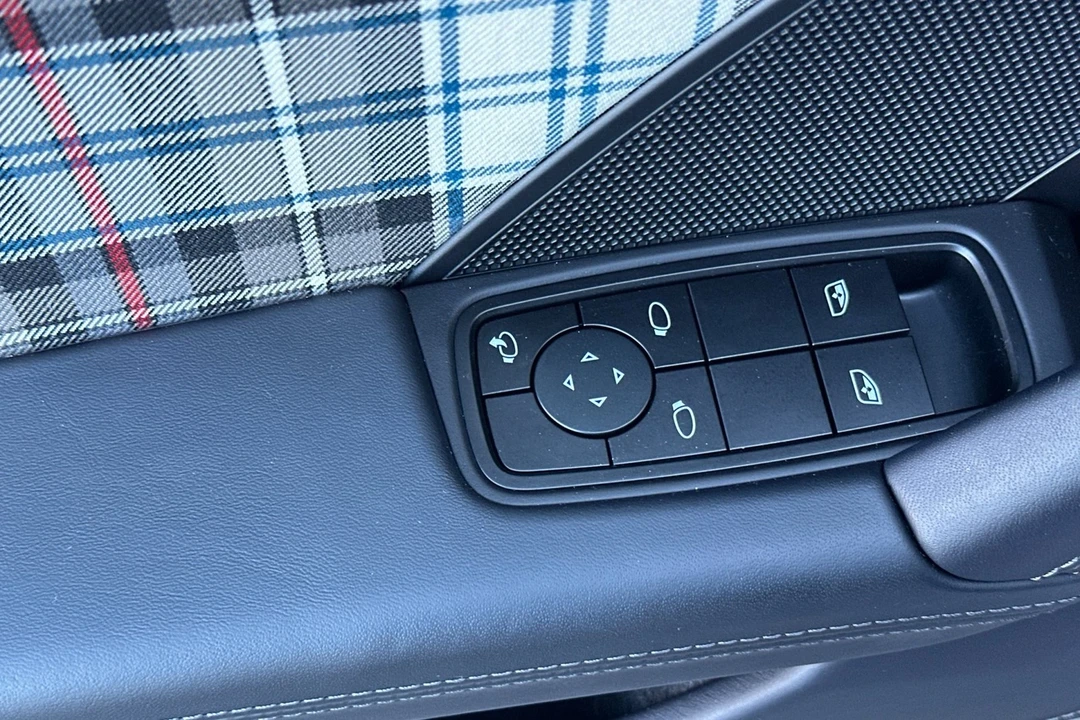 2025 Porsche 992 Turbo - Image 13 of 21