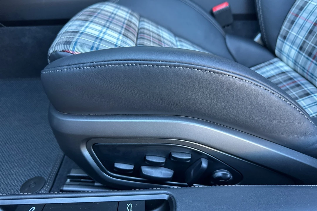 2025 Porsche 992 Turbo - Image 14 of 21