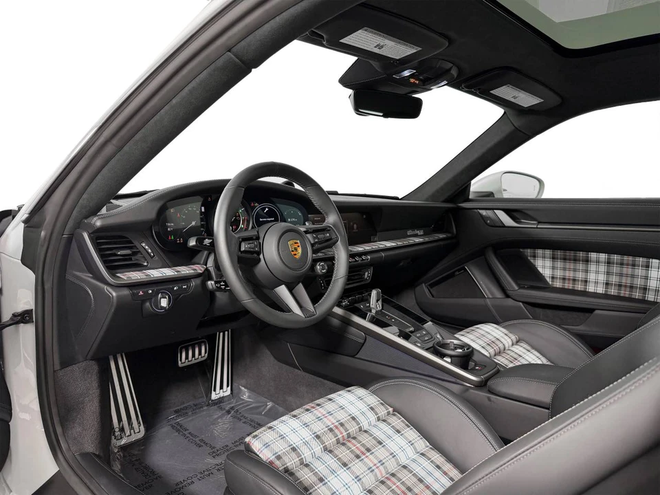 2025 Porsche 992 Turbo S - Image 4 of 4