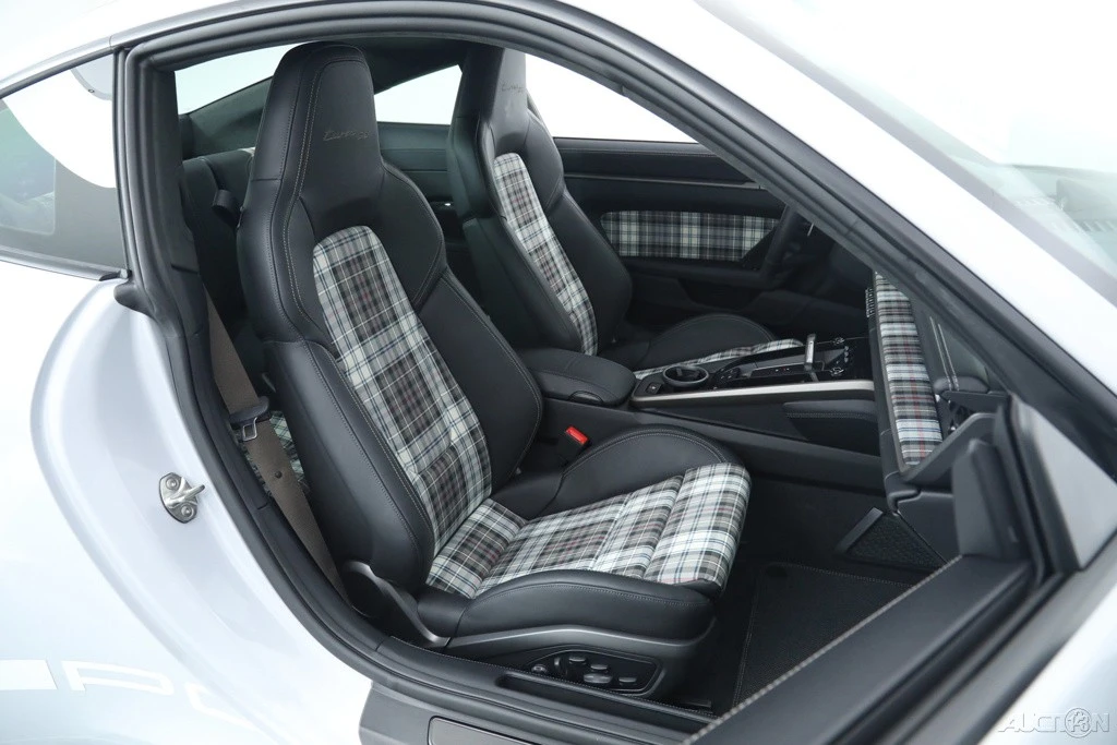 2025 Porsche 992 Turbo - Image 20 of 21