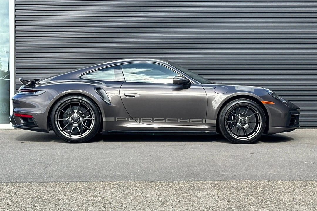 2025 Porsche 992 Turbo - Image 9 of 21