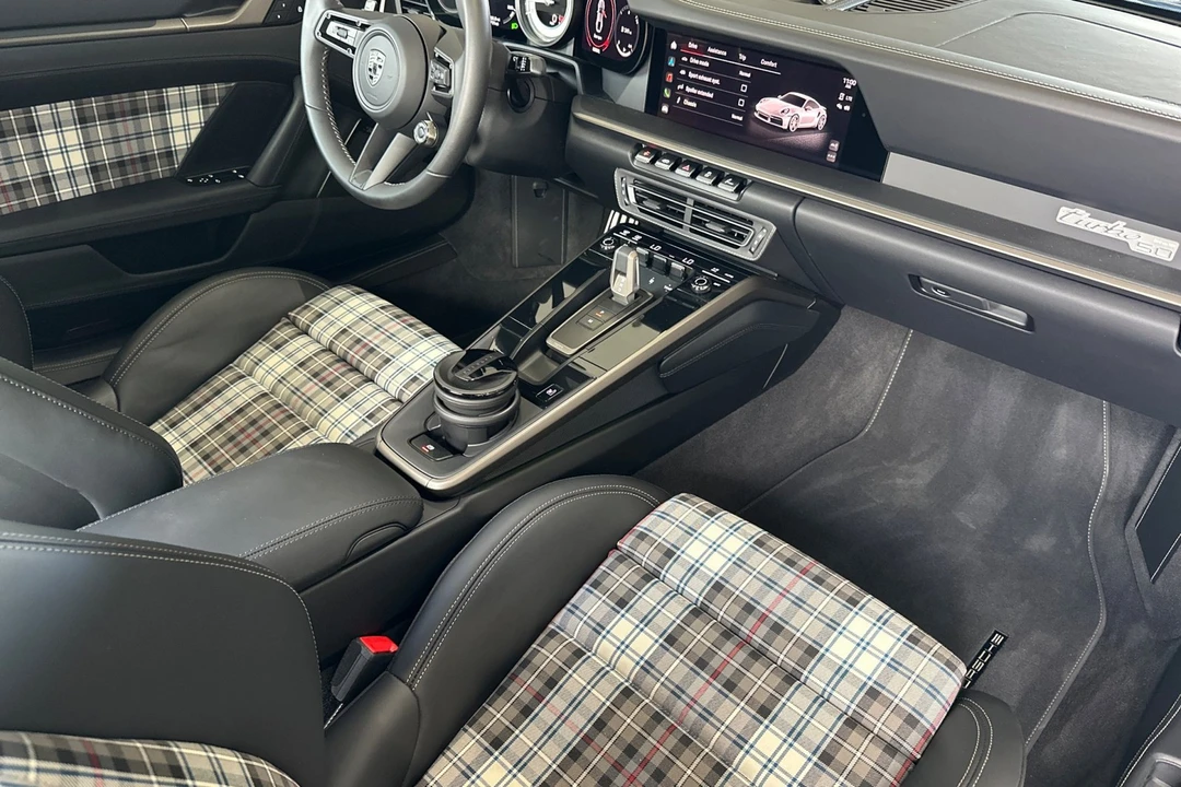 2025 Porsche 992 Turbo - Image 17 of 21