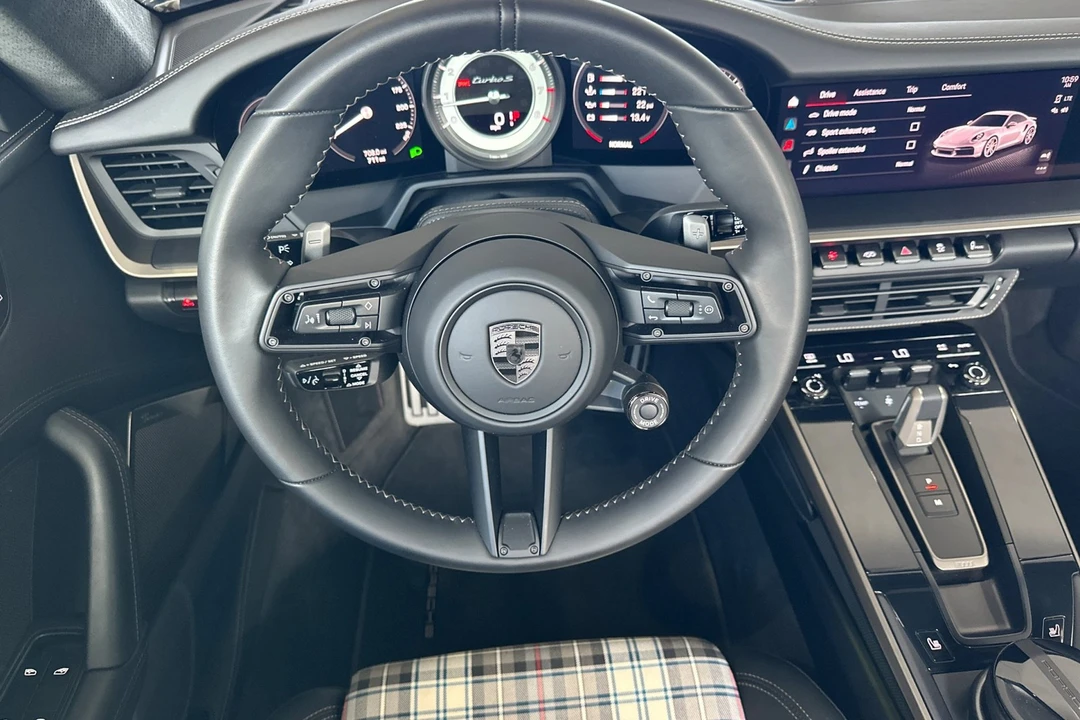 2025 Porsche 992 Turbo - Image 16 of 21