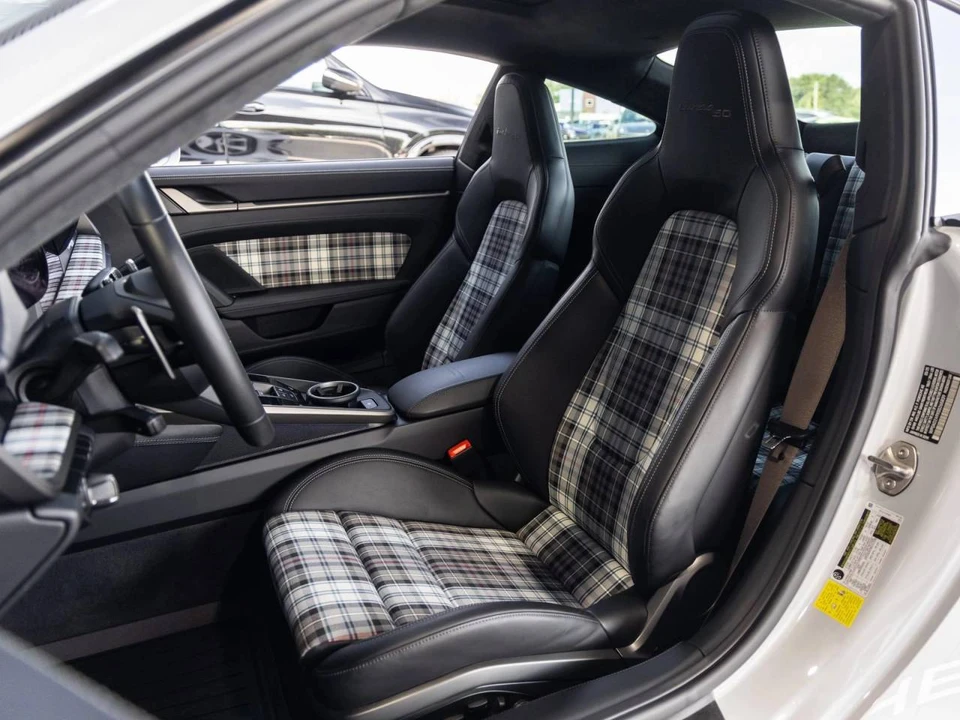 2025 Porsche 992 Turbo S - Image 5 of 5
