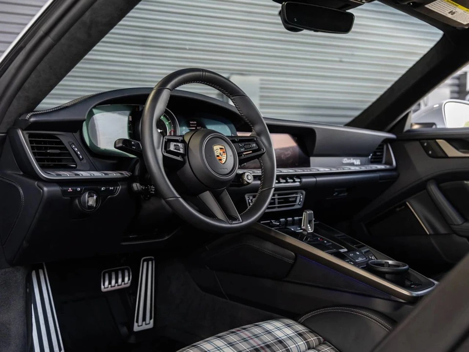 2025 Porsche 992 Turbo S - Image 4 of 5