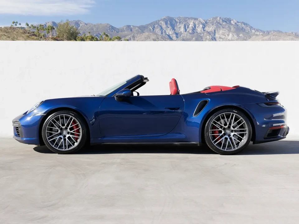 2025 Porsche 992 Turbo - Image 2 of 7