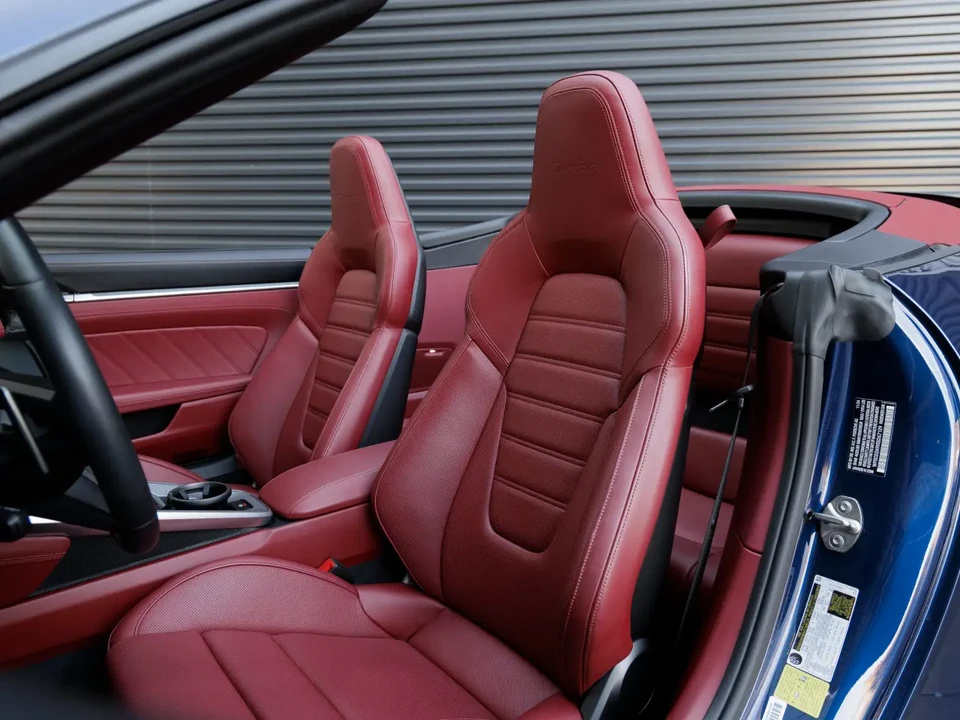 2025 Porsche 992 Turbo - Image 5 of 7